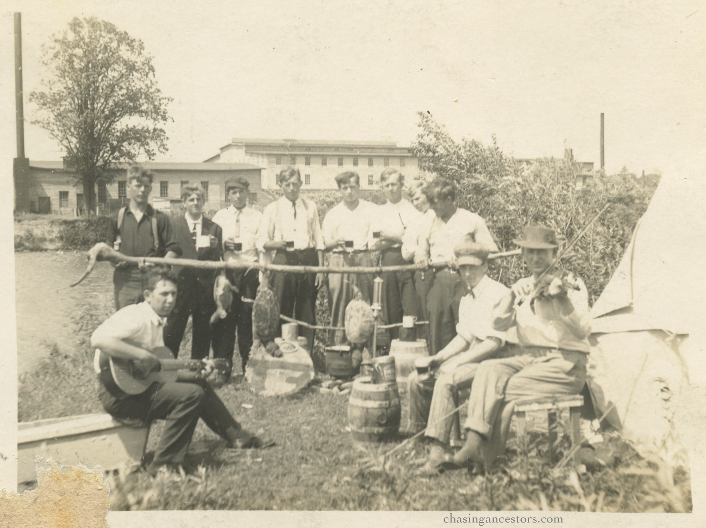 1300groupmenturtlehunt copy