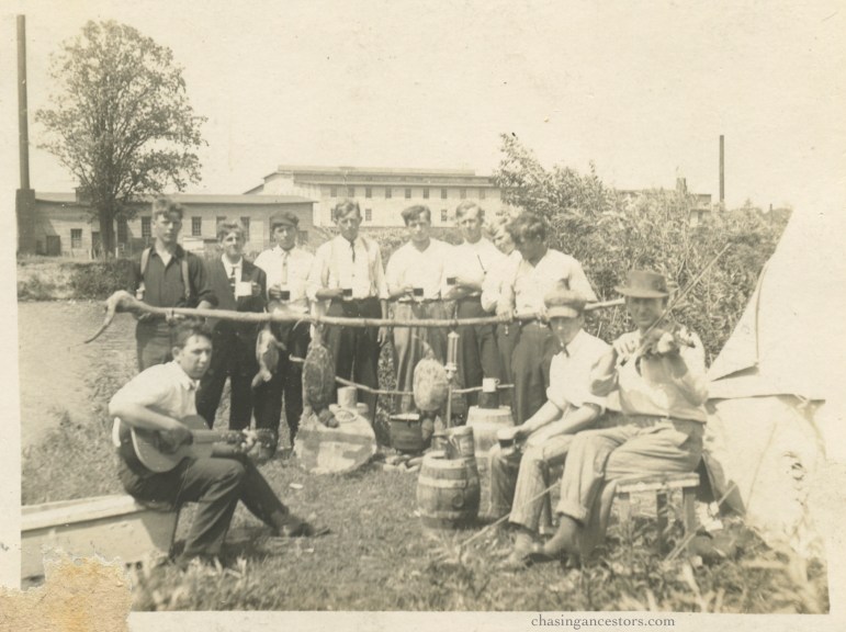 1300groupmenturtlehunt copy